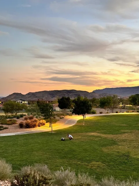 Great Spots for Kids in Vegas｜A Super Big Outdoor Park 🌳