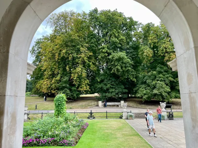 An Enchanting Walk Through 4 Royal Parks! 🌳
