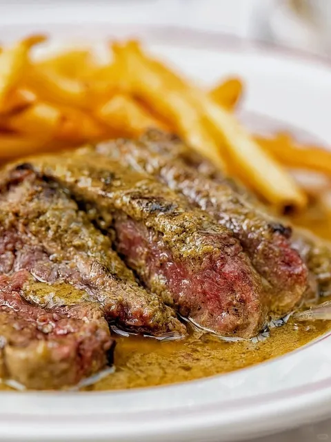 Le Relais de l’Entrecôte – 60 Years of Steak Frites! 🥩✨