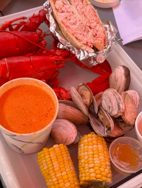 Two Go-To Lobster Roll Spots in Boston