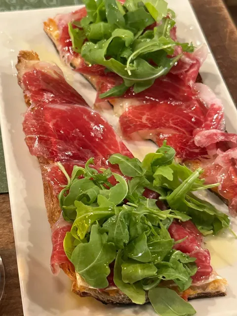 You must try this local cuisine in Barcelona! 