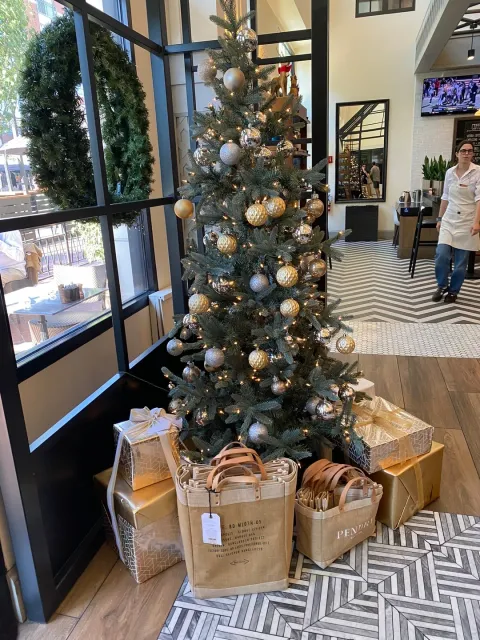 👭 My Sister and I Loved This Place! 💖