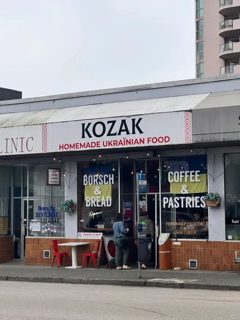 🇨🇦 ​​Ukrainian Brunch Gem in New West: Kozak’s Cozy Comforts​​ 🍲✨