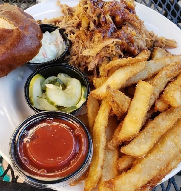 Green Street Tavern: A Tasty Little Pub