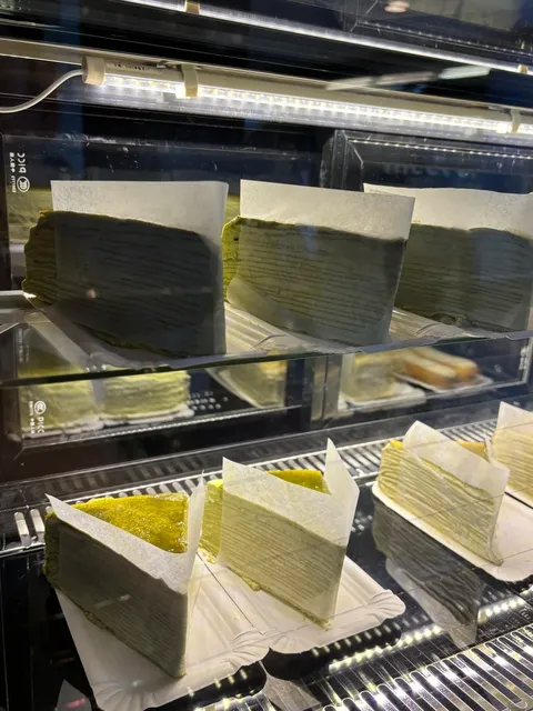 🇩🇪 Meet U’s New Matcha Mille Crepe is Absolutely Addicting! 🍵