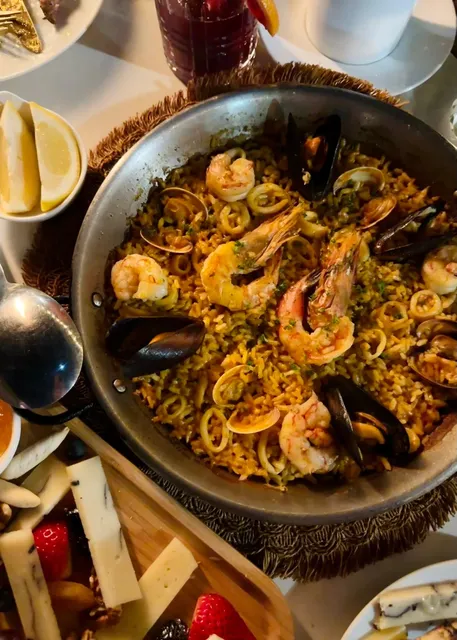 Pasadena｜Spanish Restaurant Dos Besos