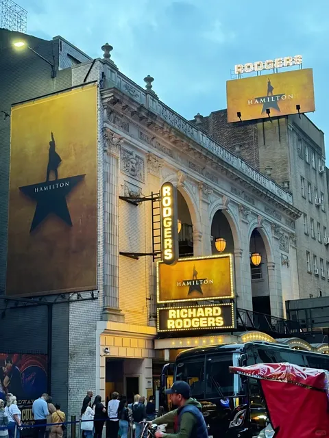 🎭🦁 Broadway’s The Lion King Seating Guide: Roar-some Tips! 🎟️💺