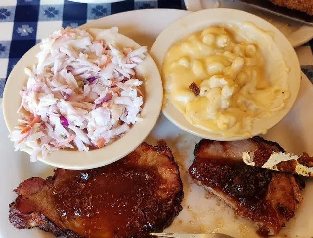 Discovering Great Food While Traveling in Nashville!