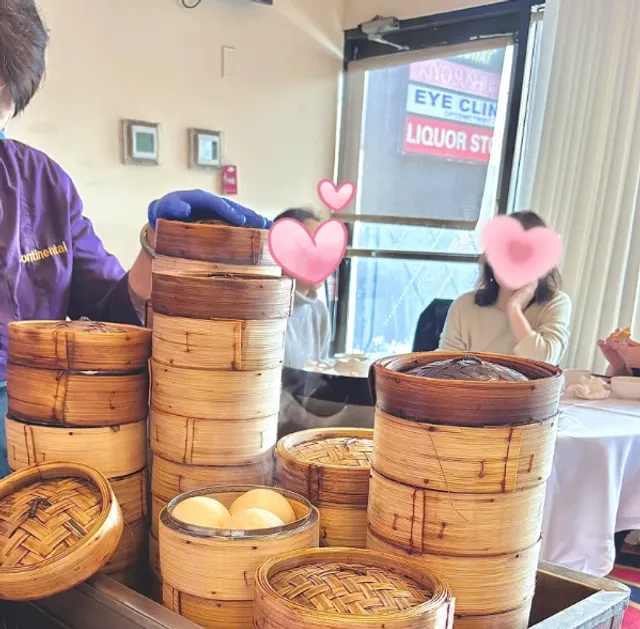 Continental Seafood: Vancouver's Living Dim Sum Time Capsule 🥢⏳