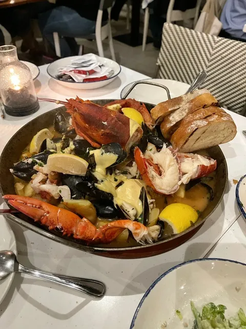 Rhode Island | Eating & Strolling in Newport 🦞🍂