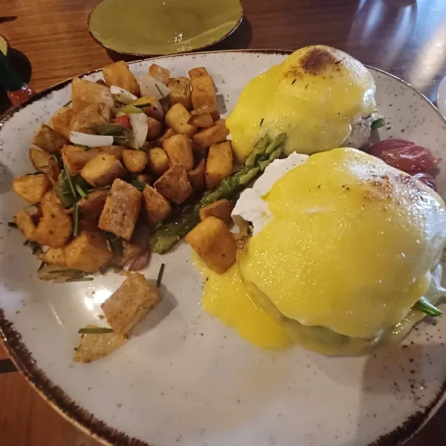 🍳 Breakfast Was Just Okay – But the Service Shone Through! 🌅