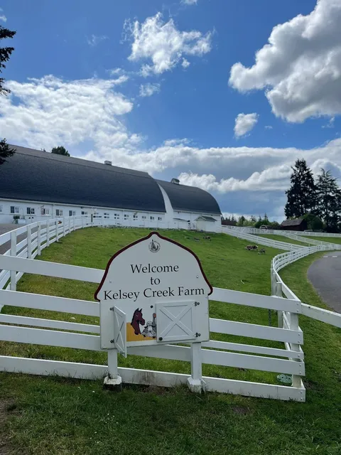 Seattle | 🌳 Forest Fairytale + Farm Cuteness