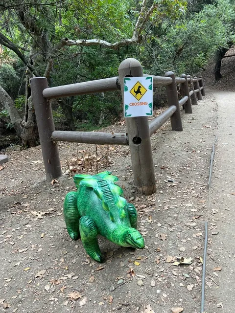 Walking a Trail in Diamond Bar, LA – and Running into "Dinosaurs"! 🦖✨