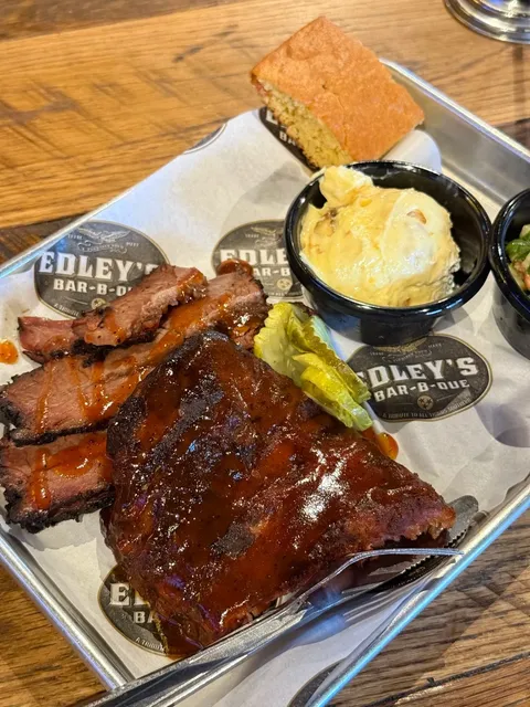 Nashville Foodie Heaven: A Melt-in-Your-Mouth Guide 🍖🎸