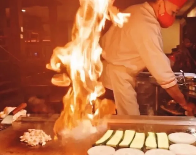 🔪 Benihana | The Entertaining Teppanyaki Spectacle