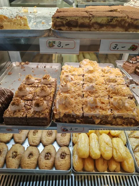 🇩🇪 Berlin's 4€ GOD-TIER Beef Pancake - JUST GO!