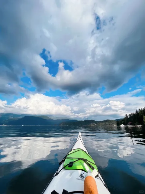 🚣‍♂️ Deep Cove Kayaking & Foodie Delights