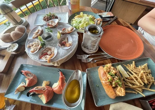 Must-Try Restaurants in Cancún: Fred's & La Buena Barra