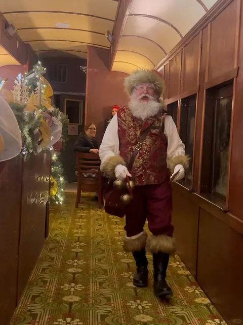🚂 Mount Rainier Christmas Train – A Magical Holiday Ride! 🎄