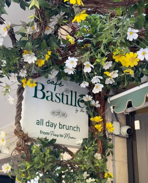 Café Bastille's Benedict Blowout
