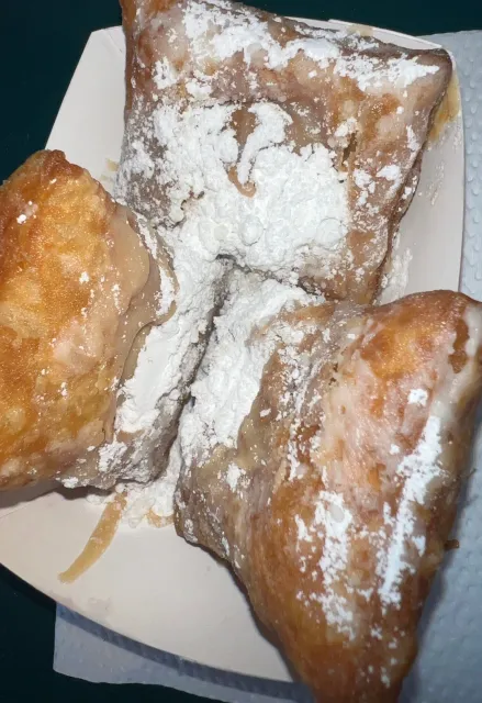 🍩 Loretta's Beignets | The REAL King of New Orleans!