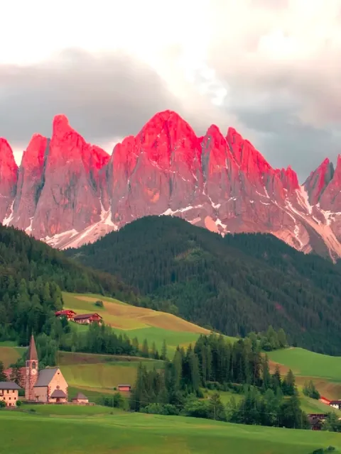 It's Time to Dream of a Midsummer in the Dolomites! 🌞🏔️🐬(1)