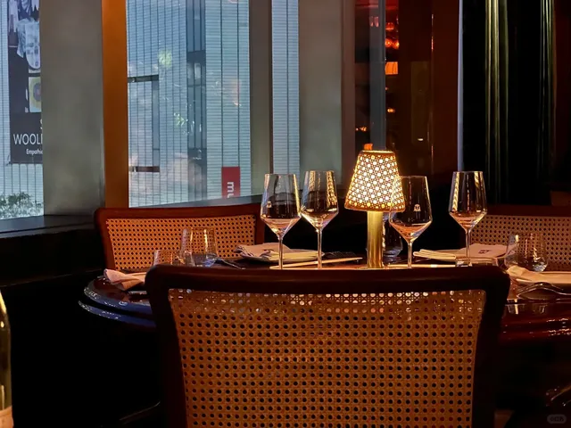 New York Twin Tails (2)