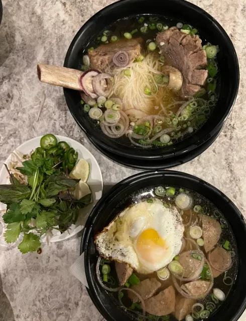 Translation: Pho Long - A Vietnamese Noodle Shop in STL 🍜