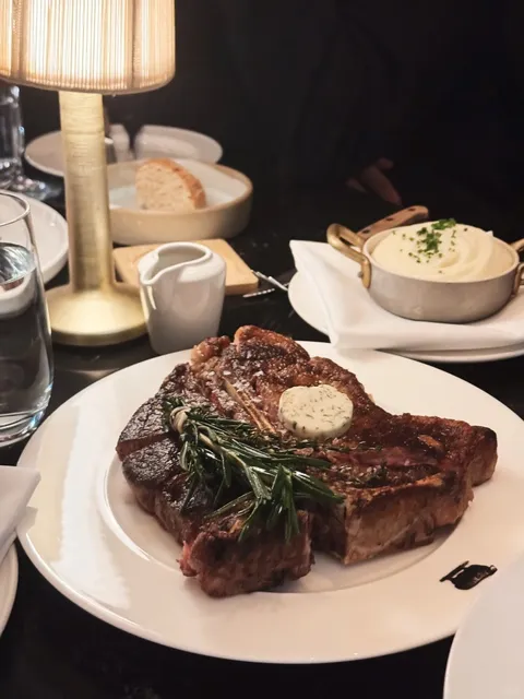 Festive Dining by the Vessel | Queensyard 🎄