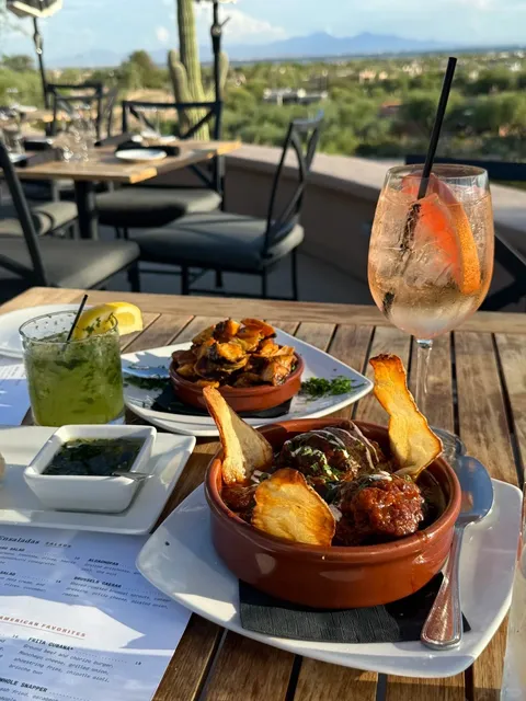 Contigo｜ A restaurant with a stunning sunset backdrop🌅