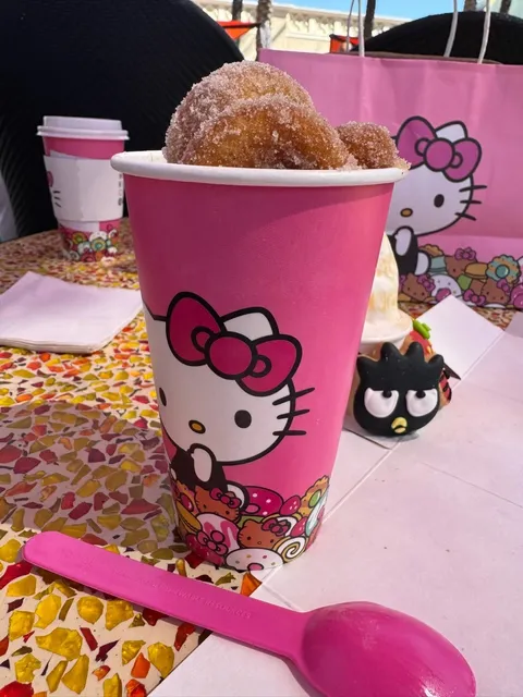 🎀 Revisiting the Hello Kitty Café at Irvine Spectrum! 🐱☕