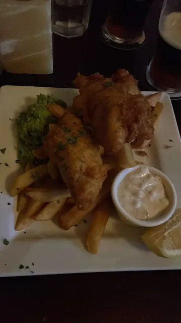 🍀 A Heartwarming Family Dinner at an Irish Gem! 🍴