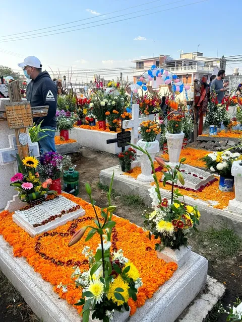 🇲🇽💀 Día de los Muertos Cemetery Tour — San Andrés Mixquic 💀🕯️