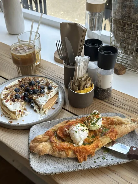 London | Greek Brunch I Can't Stop Going Back To 🍵🇬🇷