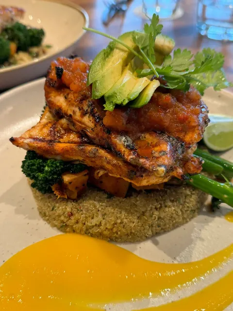 Boston Seaport Area / Brunch / Moxies