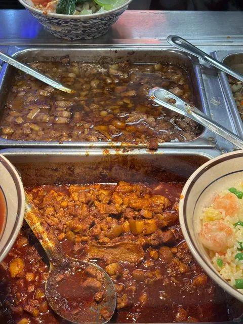 Of all places, The Grove in LA actually has a Xi’an noodle spot! 🍜