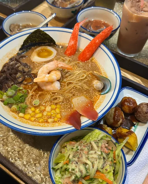 🍜 Winnipeg's Best Shrimp Broth Ramen | Hello Asian Fusion