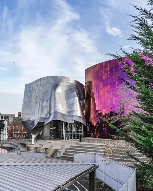 🎸Museum of Pop Culture: Frank Gehry’s Riotous Ode to Rock ‘n’ Roll（1）