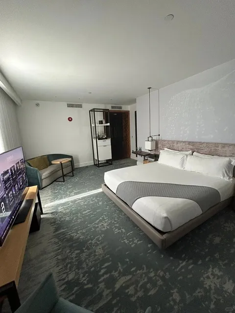 How Come Nobody Recommends This Hotel in LA!?