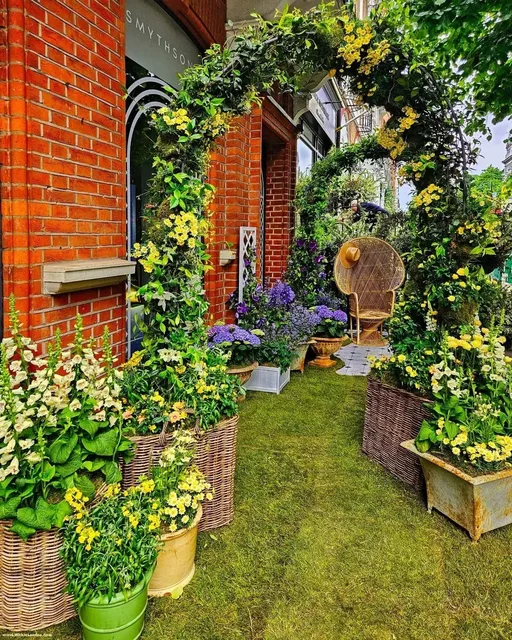 🌸 London Chelsea Flower Show – "Flowers in Fashion" 🌸