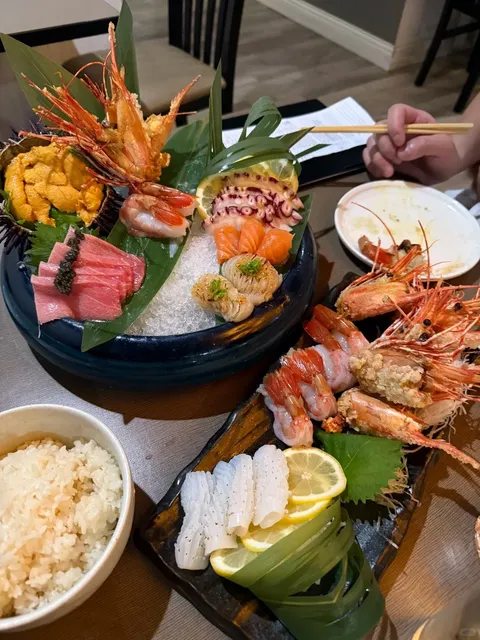 A pig demon's body eating Japanese food costs 250 per person 🍔