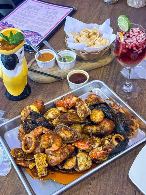 ​​🇨🇦 4.9-Rated Mexican Spot Serving Serious Seafood! 🌊🌮​​