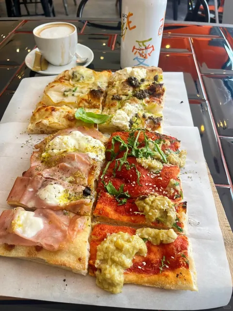 🇩🇪 The Best Pizza of My Life in Augsburg! A Perfect 10/10 🍕✨