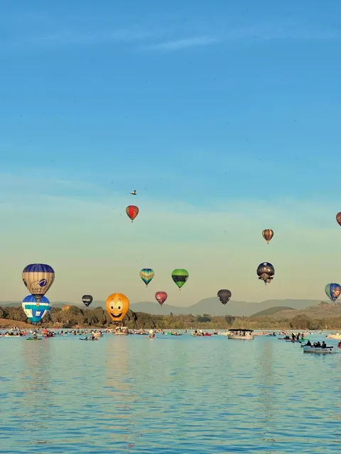 🎈 Hot Air Balloons Over Canberra – So Magical! 🎈