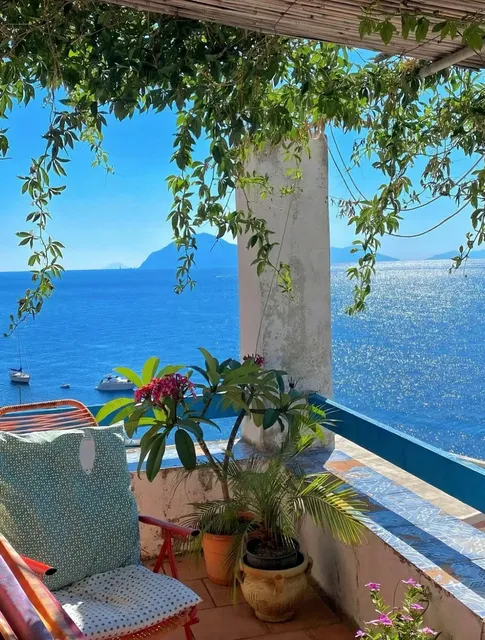 Discover the Hidden Gems of Italy's Aeolian Islands 🌋🏝️
