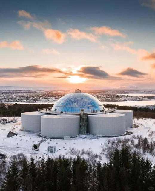 Reykjavík City Walk: Romance in Iceland's Capital