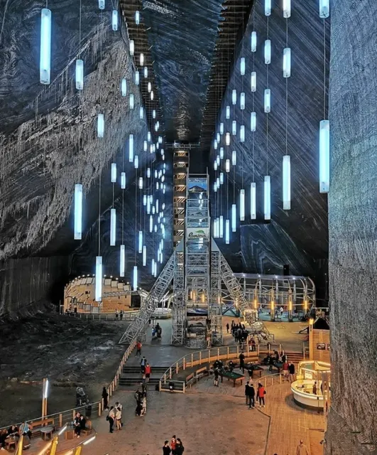Turda Salt Mine: Romania's Underground Fairy Tale Kingdom 🏰⛏️