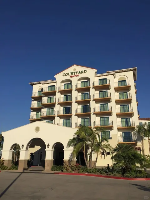 California Disney | Hotel with Direct Theme Park Access 🏰✨