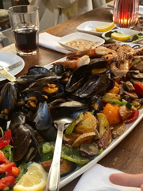 Montenegrin Seafood in Berlin | Enjoying a Midweek Feast 🥢