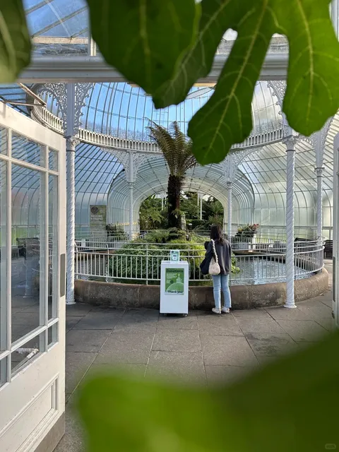 🇬🇧 Glasgow’s Most Beloved Park – A Green Oasis of Serenity! 🌿⛲️